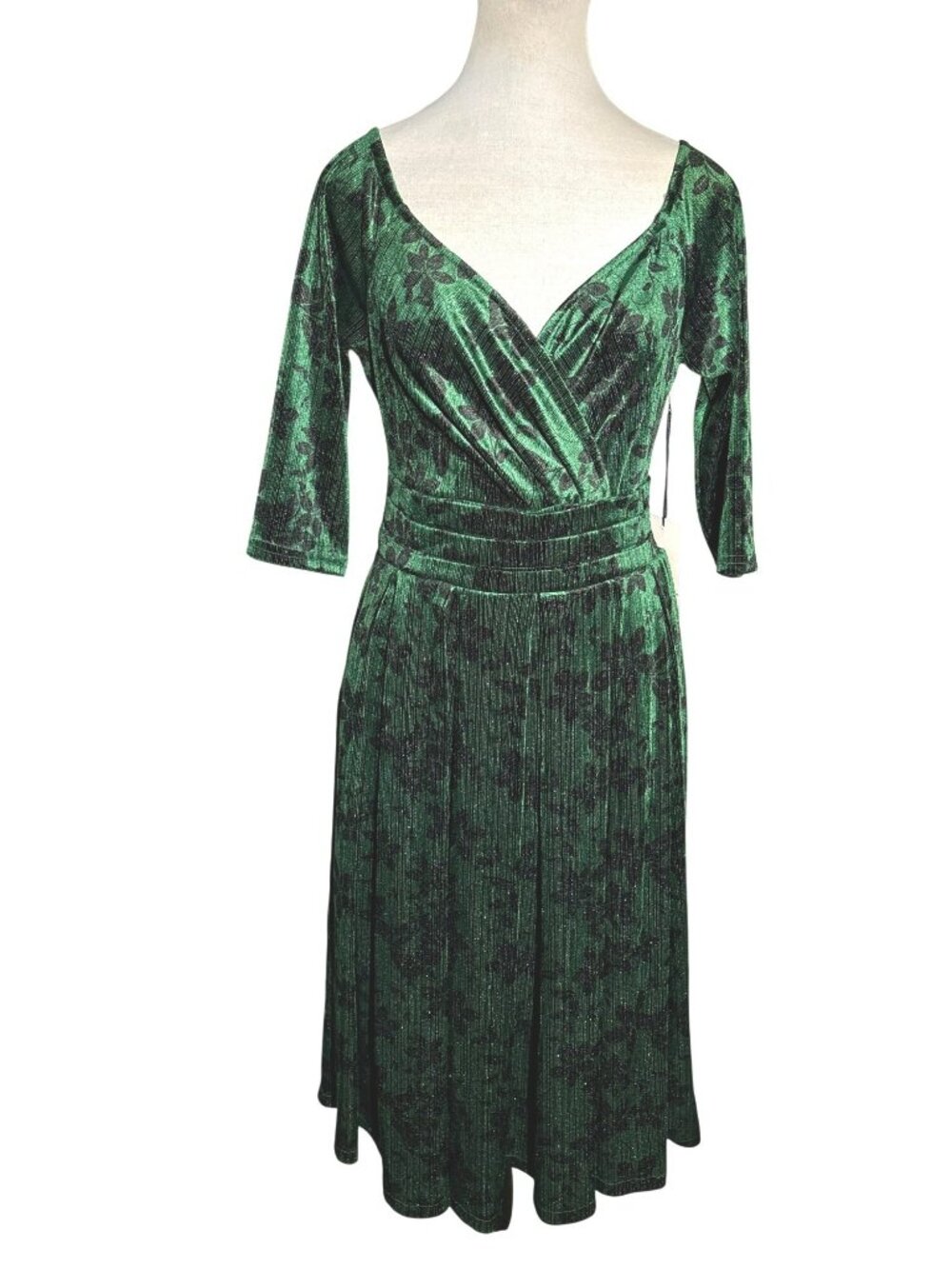 NWT Unique Vintage Green Velvet Shimmer & Black Floral Print Dress Size M 6-8